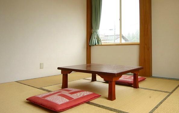 Nakasumi Ryokan Yuzawa  Rum bild